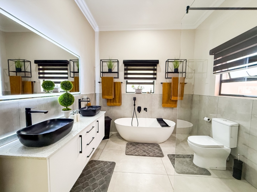 4 Bedroom Property for Sale in Meerhof North West